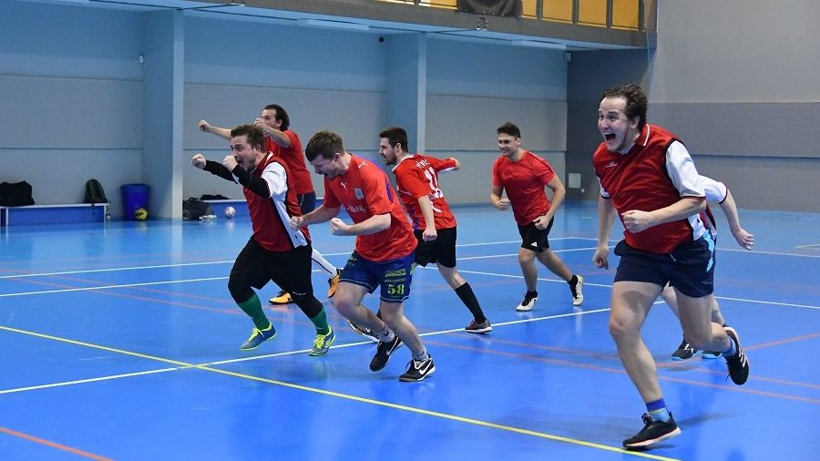 Futsalové Nagano! Mistry ČR mezi novináři jsou Novinky